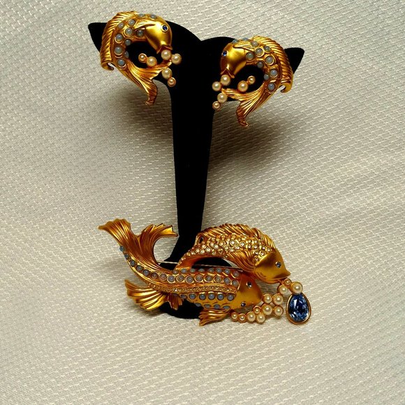 Elizabeth Taylor for Avon 1990's Sea Shimmer Brooch/Clip Earrings